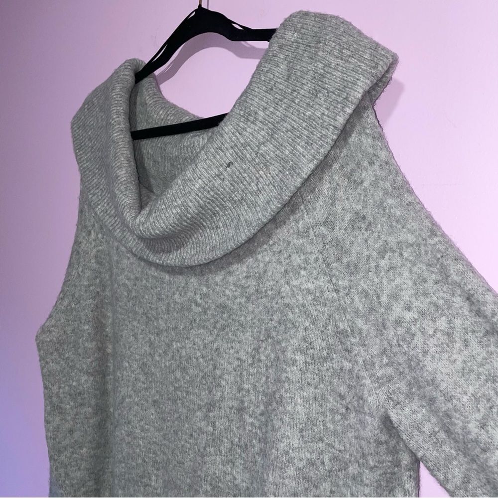 H&M Off Shoulder Cowl Neck Sweater Women S Oversized Cozy Wool Normcore Preppy - Picture 2 of 8